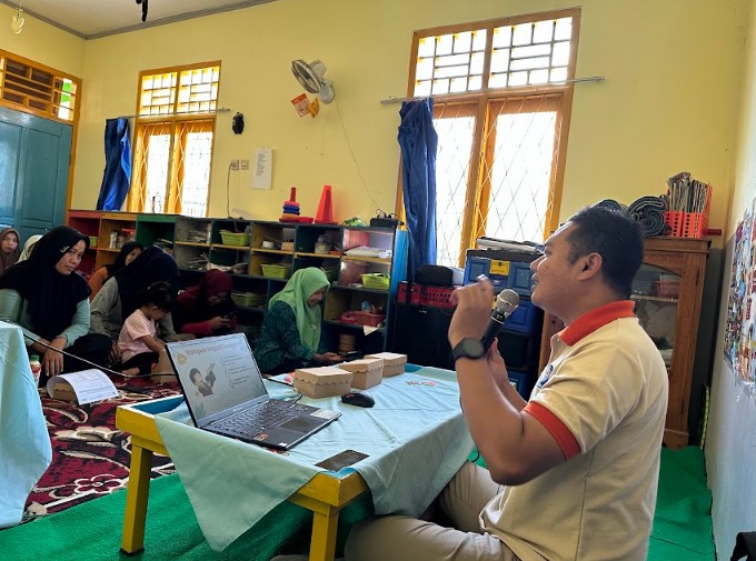 Seminar Cyberbullying dan Pendampingan Literasi Digital untuk Orang Tua Digelar di Desa Pejengkolan