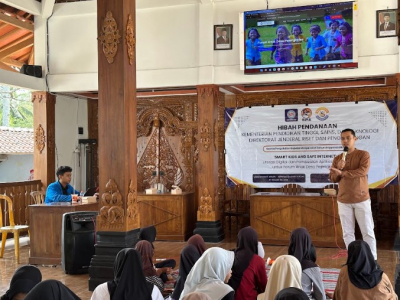 Sosialisasi dan Implementasi Website Aspirasi Forum Anak Desa Pejengkolan